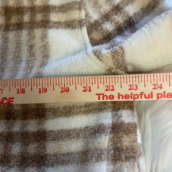 Plaid Hooded Women's Sweater - Picture 7 of 11